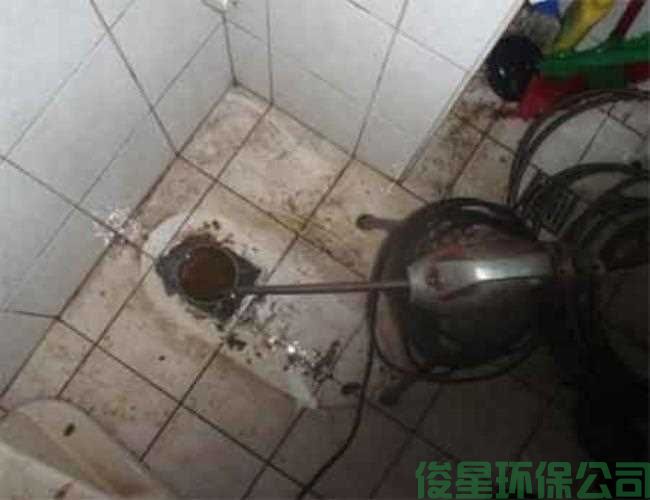 東大街管道疏通為何用了疏通劑后馬桶更堵了